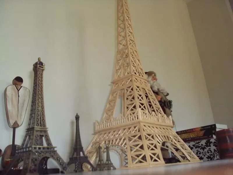 Maqueta de madera de la Torre Eiffel